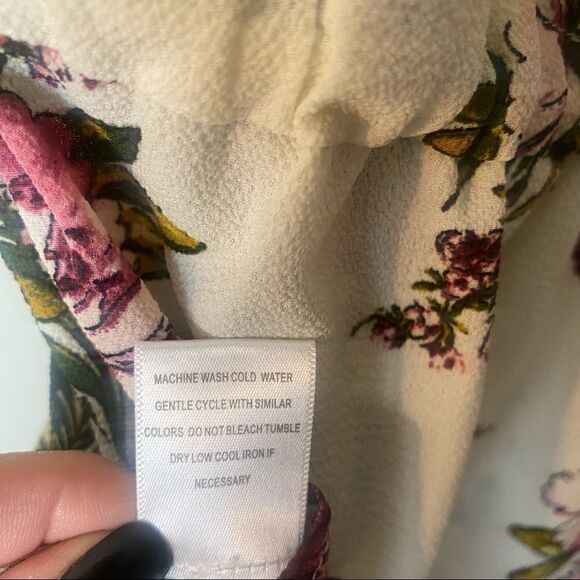 Charming Charlie floral wrap top - Picture 4 of 11